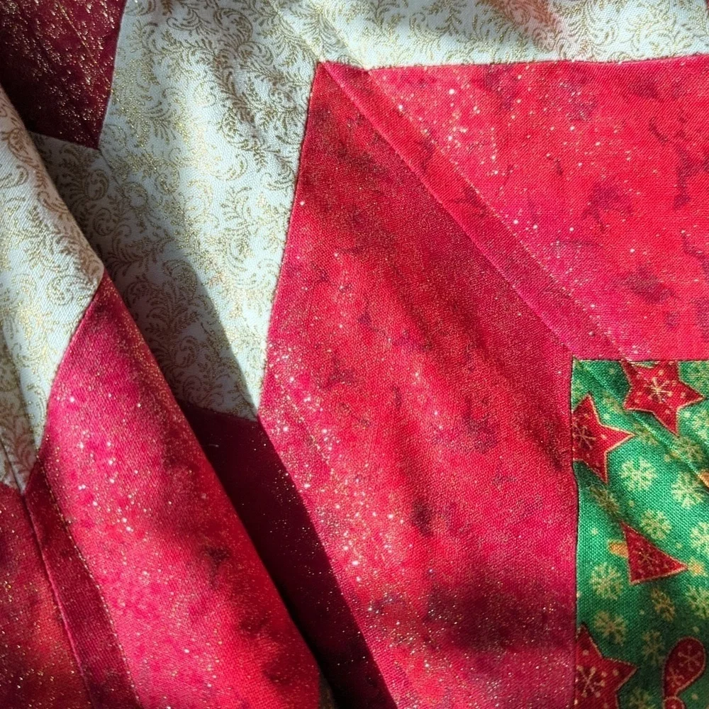Handmade Quilt Gold Cream Glitter Traditional Christmas Tree Skirt Snowflake
